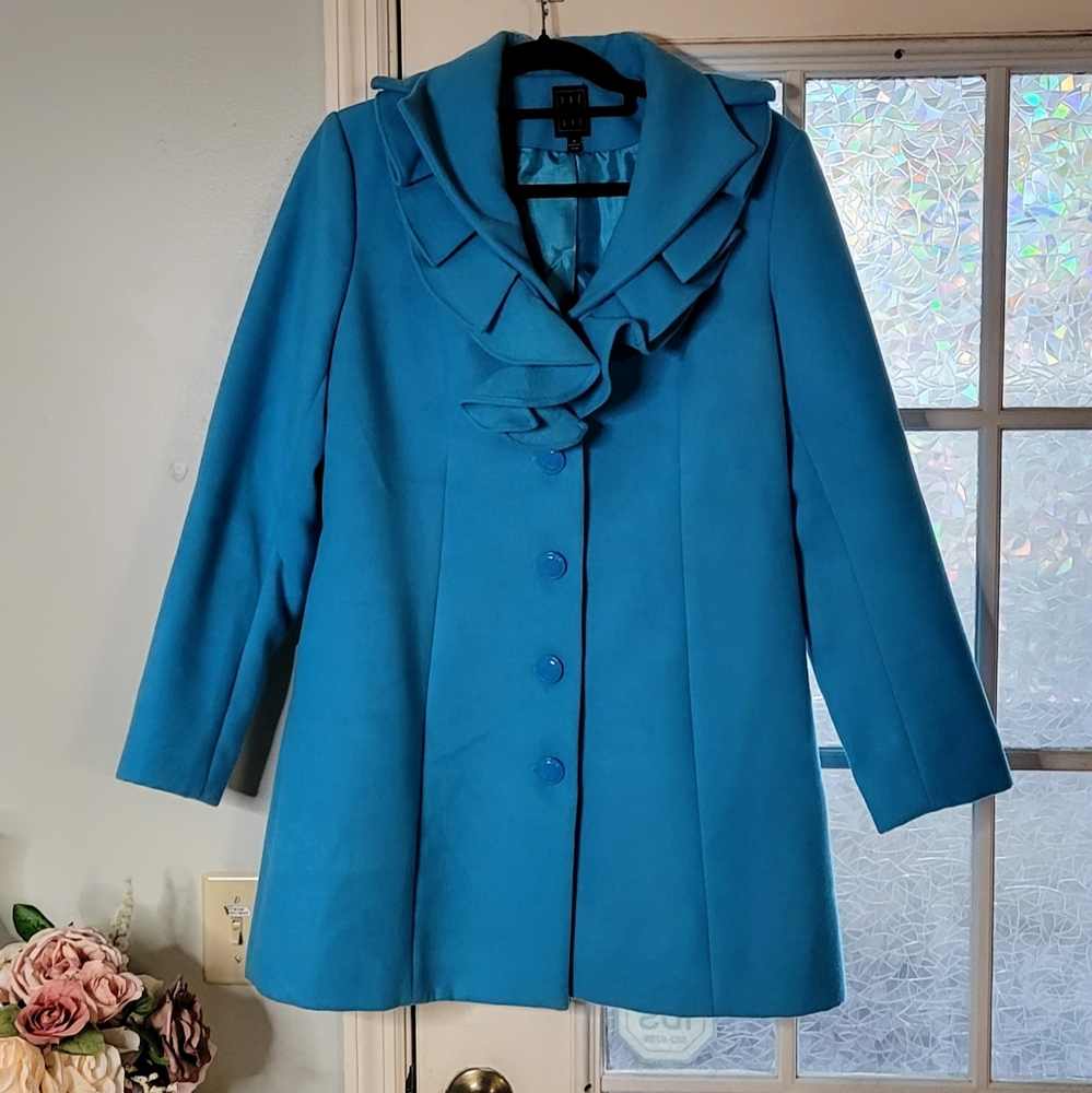 Vintage Due Per Due Tiffany Blue Coat with Removable Ruffle Collar